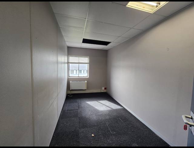 170M² OFFICE TO LET IN TYGER VALLEY